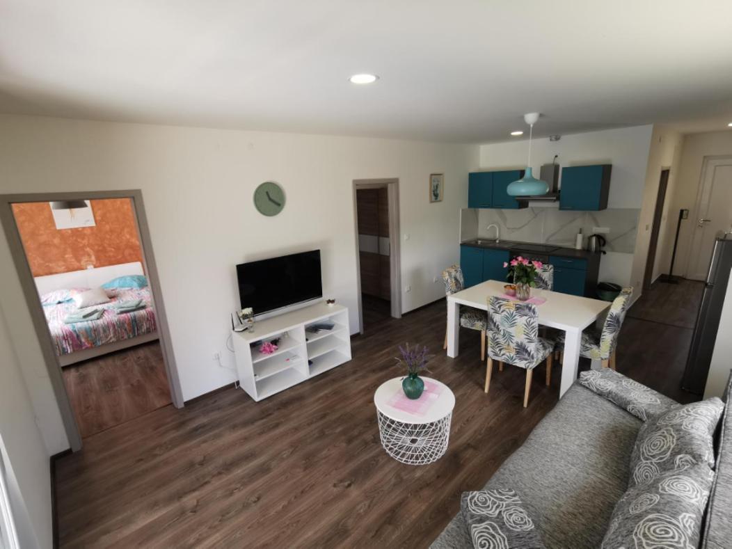 Family House Hana Kanfanar Ngoại thất bức ảnh