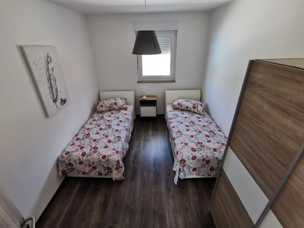 Family House Hana Kanfanar Ngoại thất bức ảnh