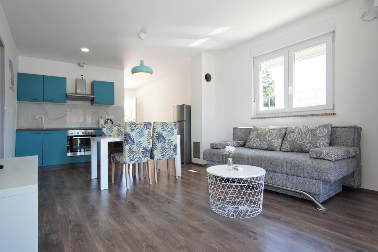 Family House Hana Kanfanar Ngoại thất bức ảnh